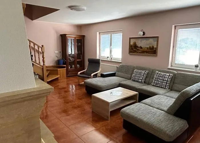 Valadia بيرناي